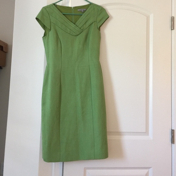 Knee length, cap sleeve, linen dress - Picture 4 of 4